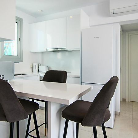 Ferienwohnung Phaedrus Living - Seaside Executive Flat Harbour 204 Paphos Exterior foto