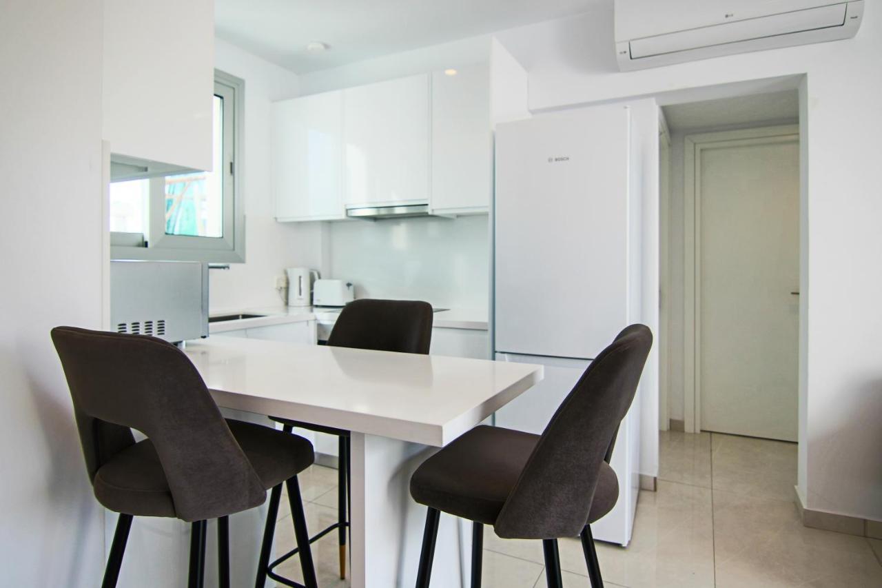 Ferienwohnung Phaedrus Living - Seaside Executive Flat Harbour 204 Paphos Exterior foto